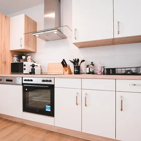 Appartement Fuer 2 Im Zentrum: Wifi Kueche Parken