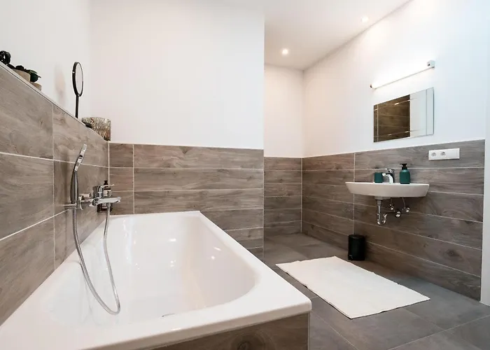 公寓 Fuer 2 Im Zentrum: Wifi Kueche Parken